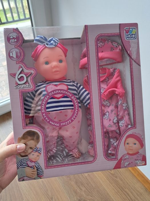 Papusa noua cu cutie