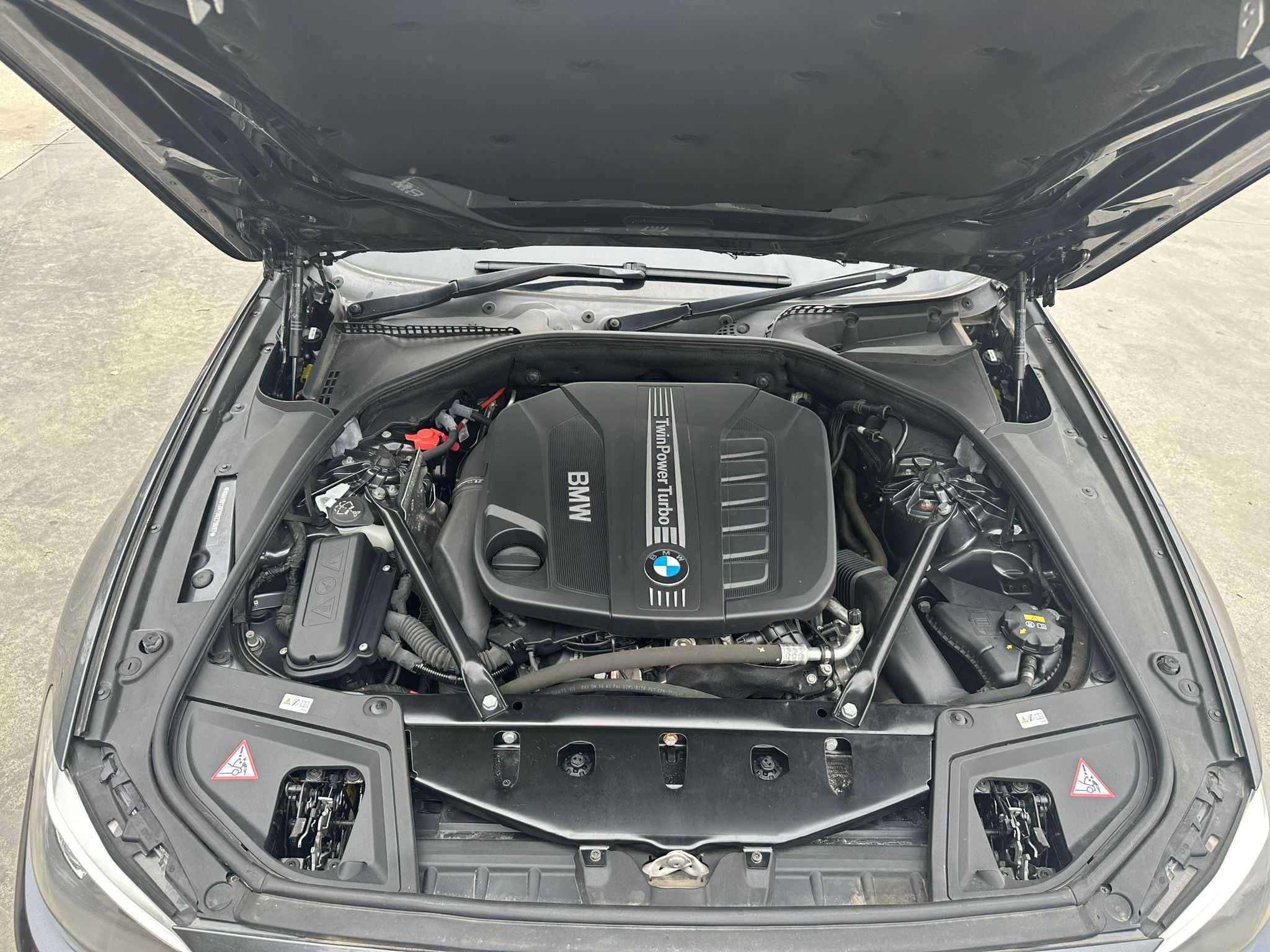 Dezmembrez Piese BMW Seria 5 F10 Facelift M Pachet LCI 3.0D 258cp B39