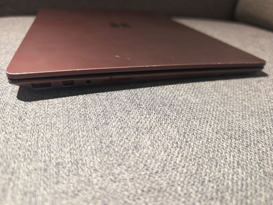 Microsoft surface laptop touchscreen 8gb 256gb