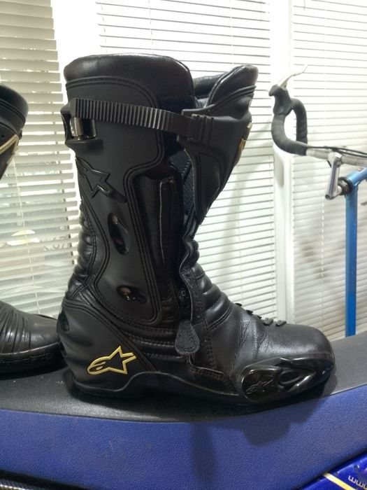 Мото ботуши здрави