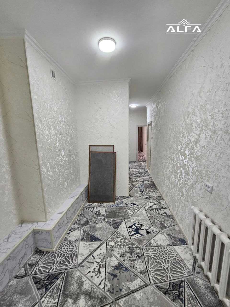 Buxoroda kvartira sotiladi 2 xonali 64m² 2-qavat.