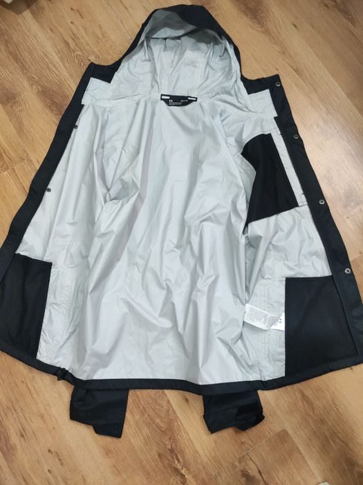 Geaca impermeabila Under Armour mărimea S