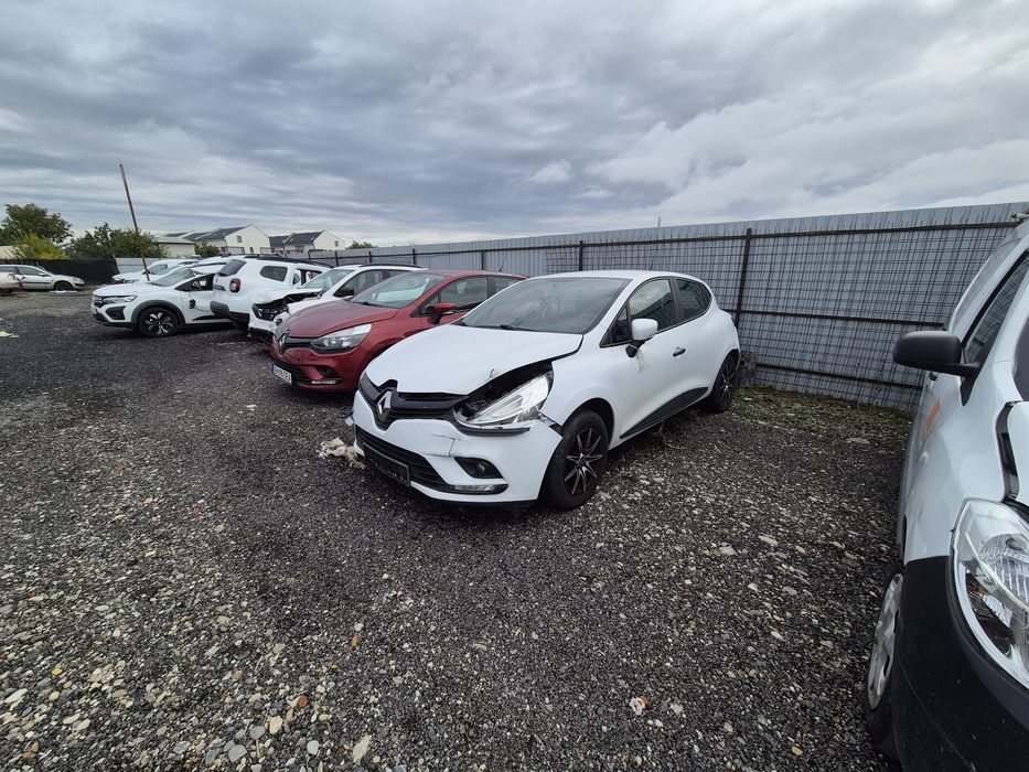 Renault clio avariat lovit