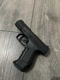 Pistol airsoft walther