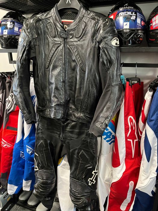 Кожен екип HELD  RACE TECH,56-XL,сертифицирани протектори ,вентилация