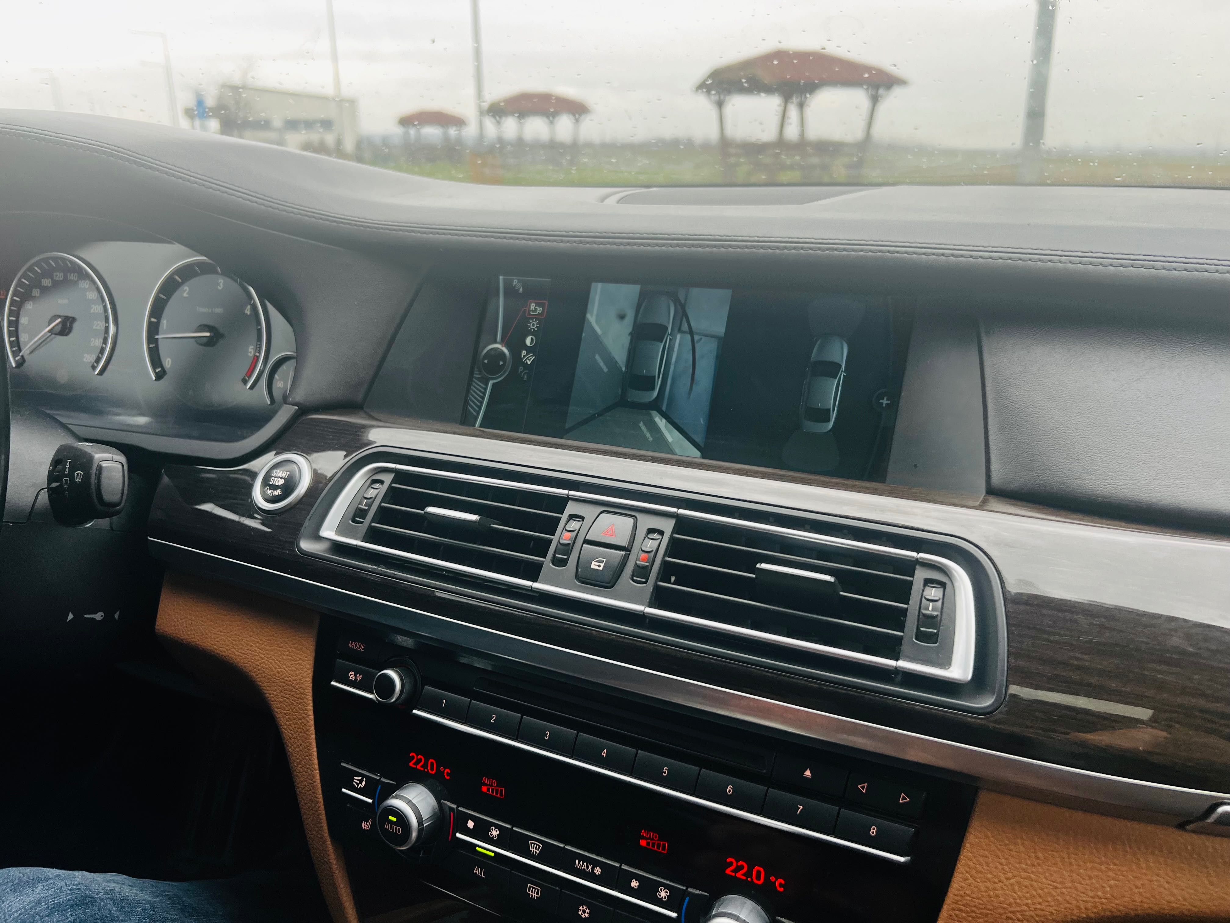 Bmw Seria7 xdrive  740d bixenon an 2011 luna 7 3 butoane