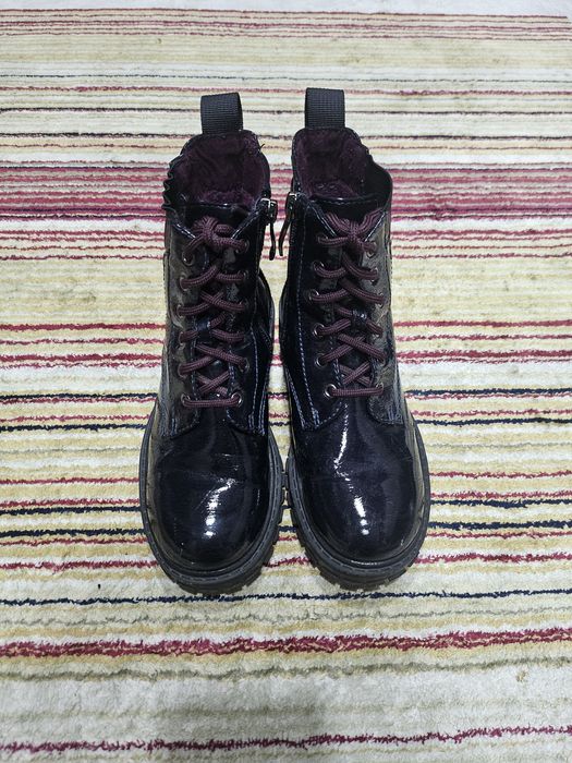 Продам осенние ботинки на девочку