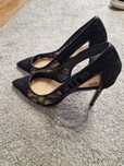 Обувки на висок ток Guess