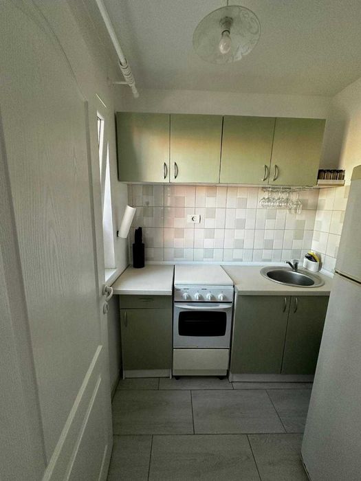 Inchiriez apartament cu o camera, zona Calea Buziasului