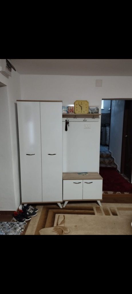 Închiriez apartament 1 cameră la casă