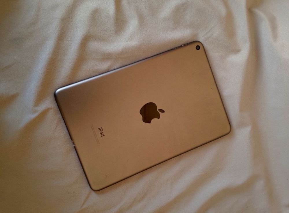 Ipad mini 5 Xolati zor Usta kormagan 256 tali.      toshkent  olmazor
