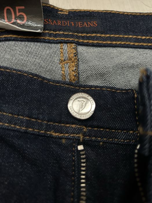 НАМАЛЯВАМ на 40 лв, Уникални дънки Трусарди, чисто нови с етикет