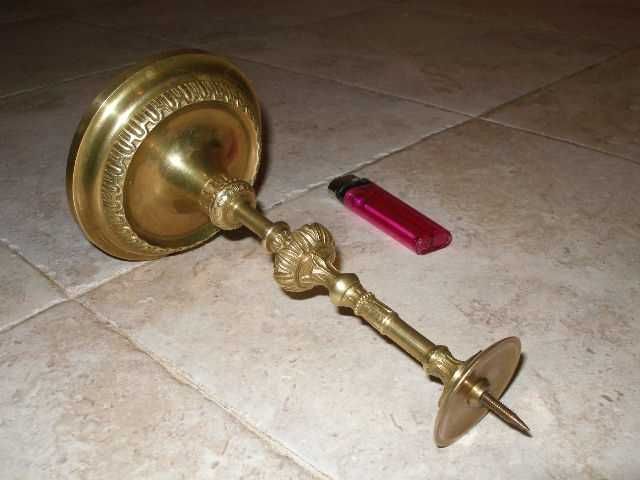 . Бронзов Свещник .