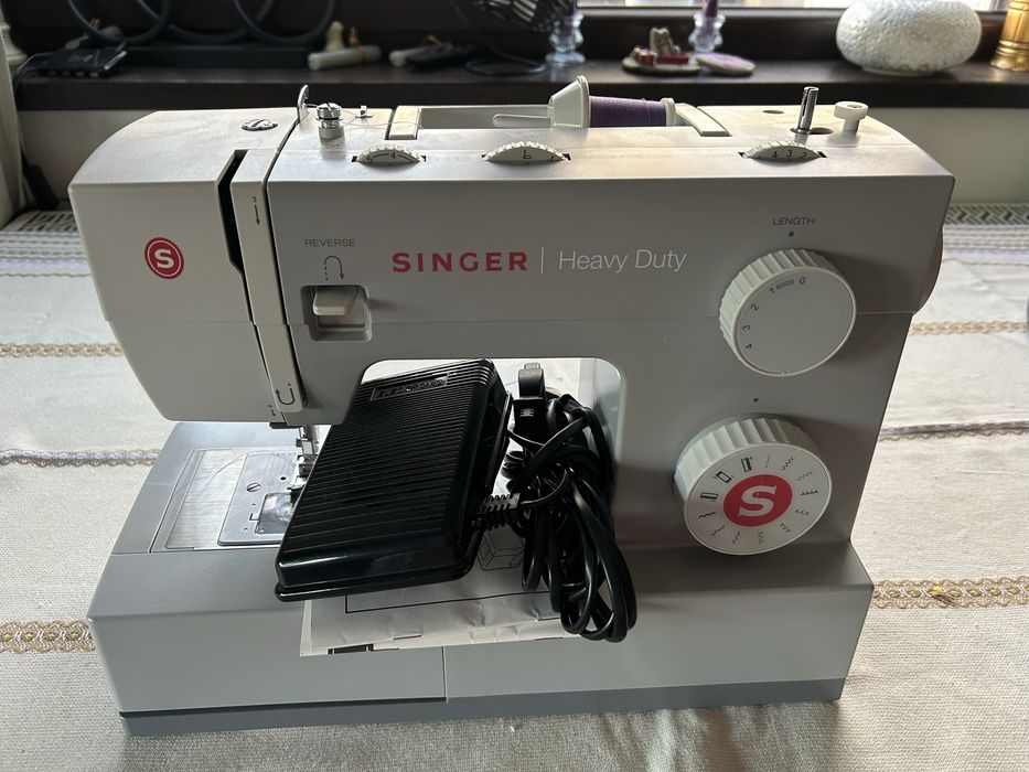Masina de cusut Singer Heavy duty