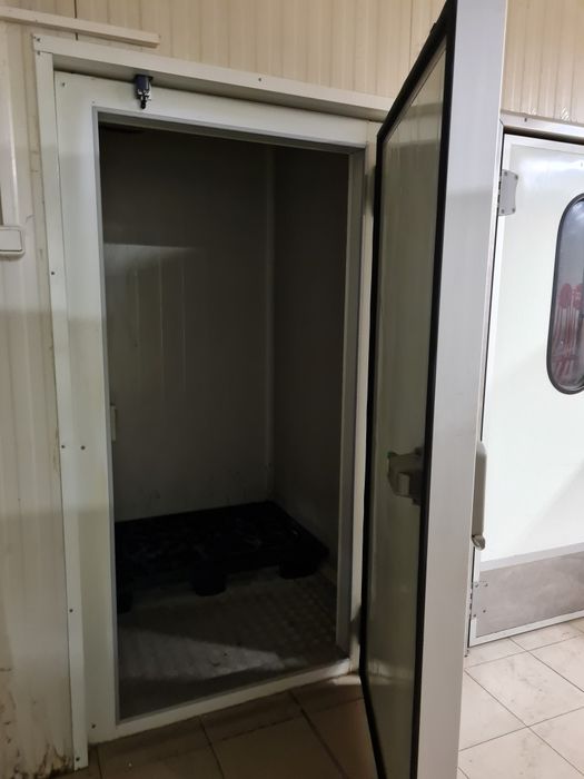 Врата за хладилна камера 85х185см с праг