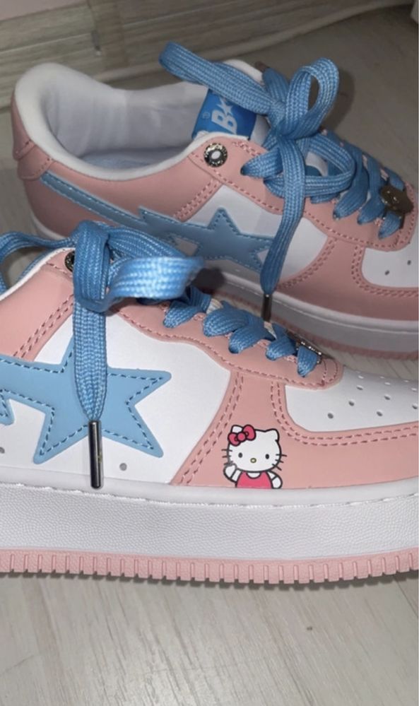 adidasi Hello Kitty