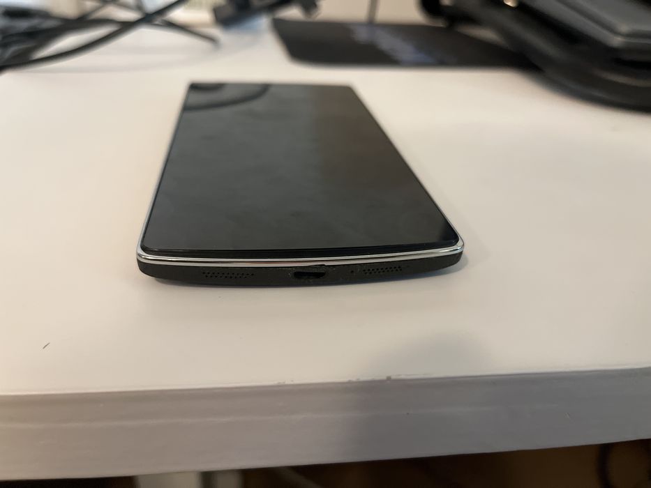 Telefon One Plus One defect