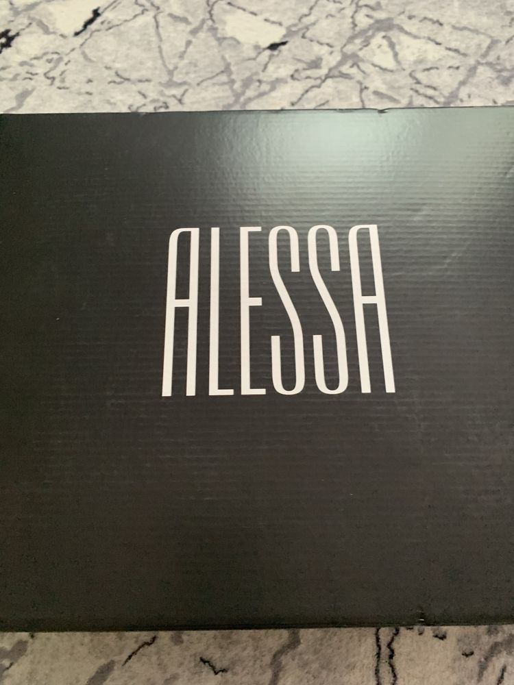 Alessa страхотни лоуфъри