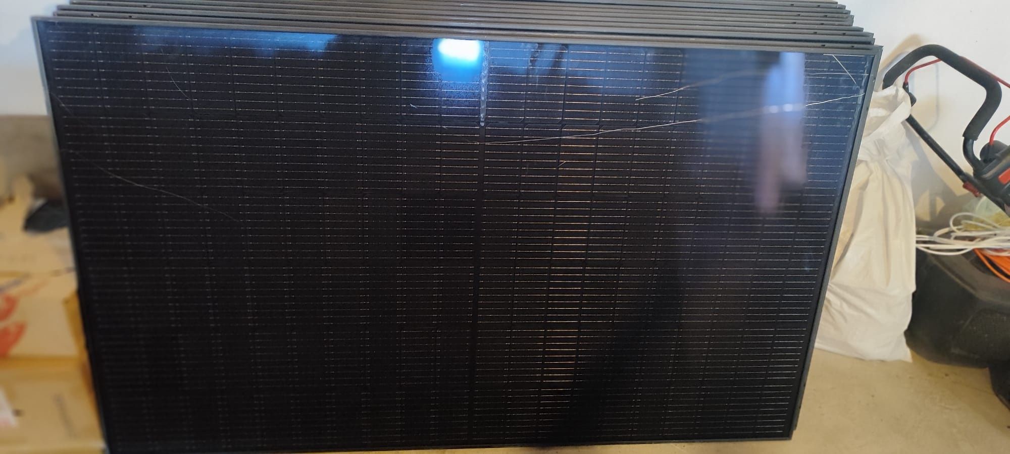 Noul Kit iq8+ lq8+ complet panouri solare RECOM cu mini micro inverto