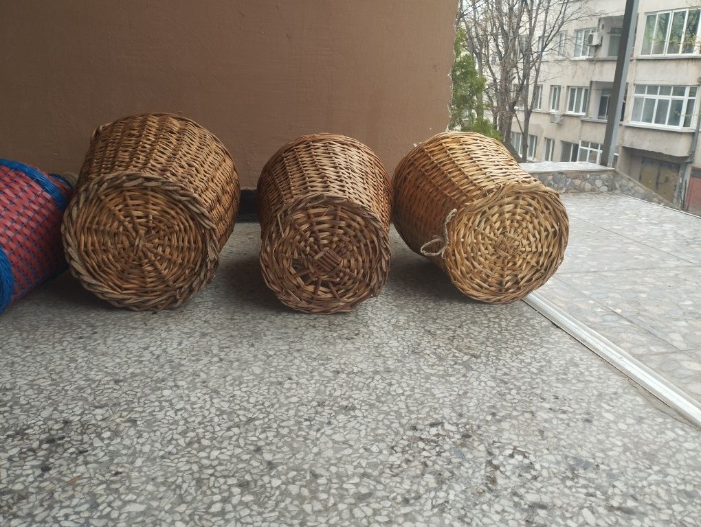 Стари плетени дамаджани