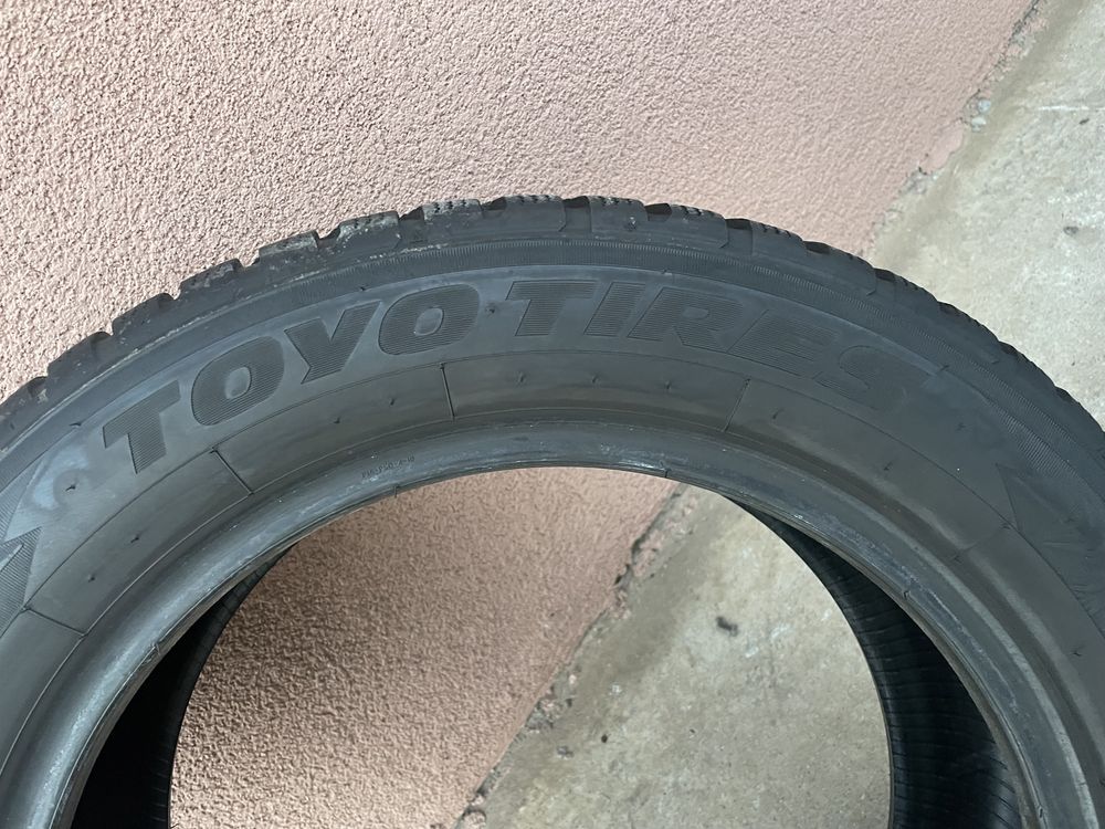 2бр.зимни гуми 205/55/R16/Toyo tires Observe S944