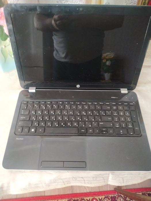 Продам ноутбук НР на запчасти