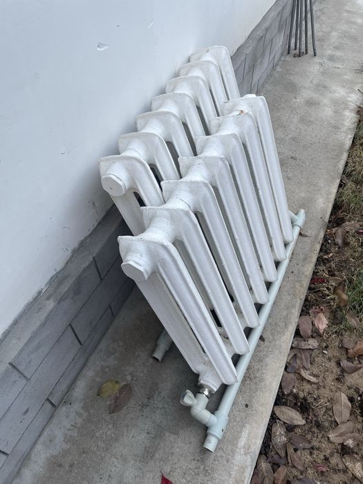 Продам чугунные батареи