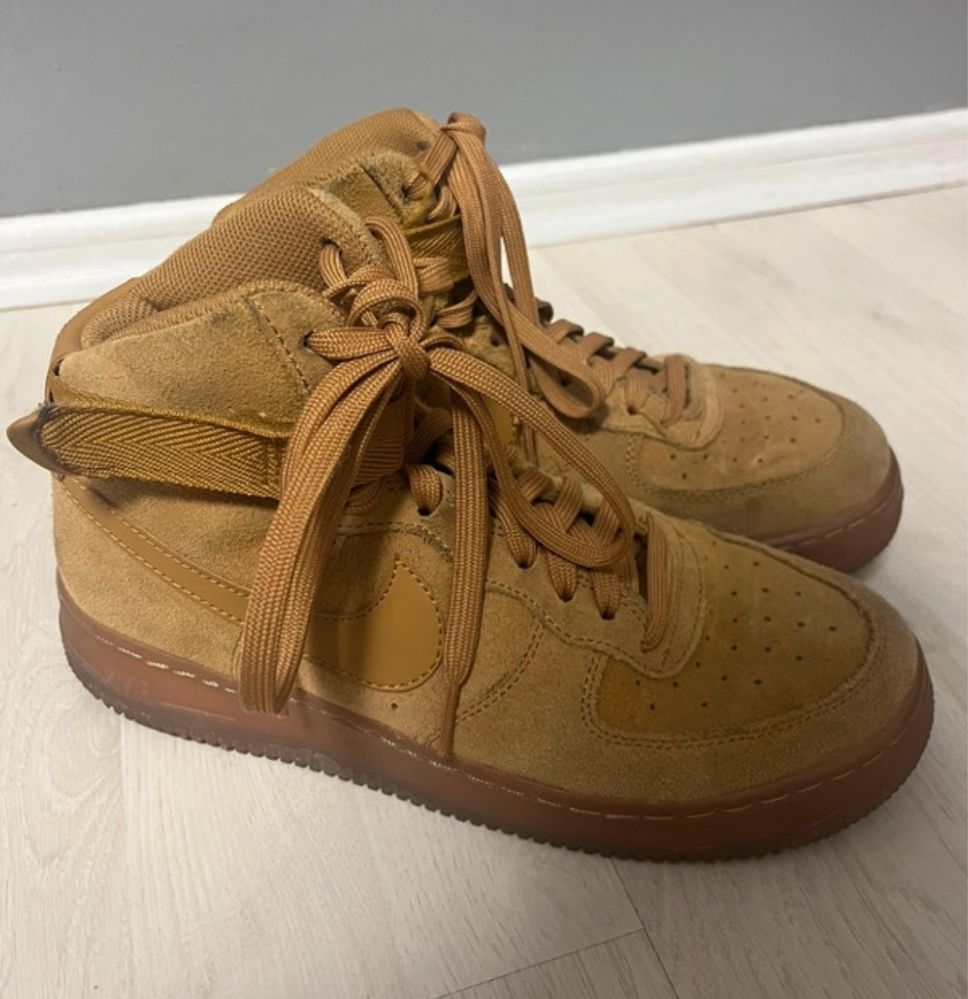 nike air force 1 lv8 3