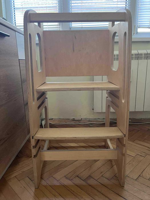 Монтесори помощна кула за деца