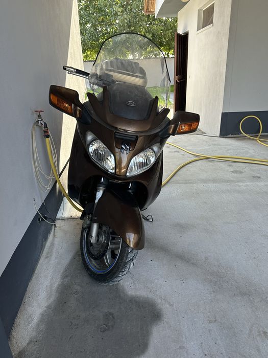 Suzuki burgman 650