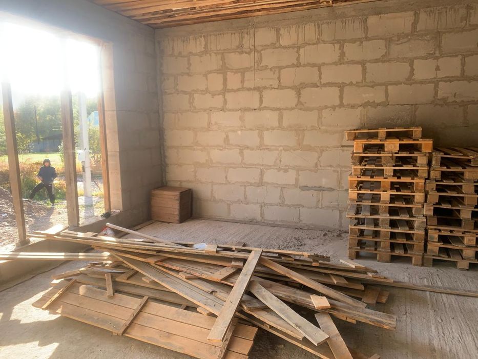 Продам дом  недостроенный