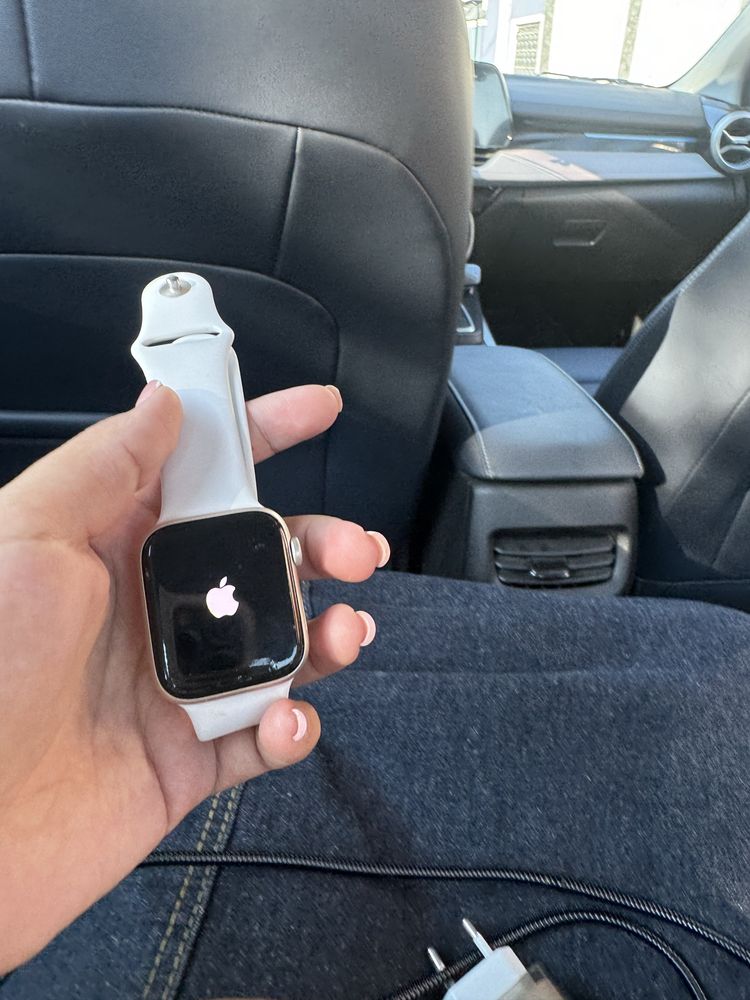 Apple watch Se gen 44 см 2022, в отличном состоянии, почти не носила