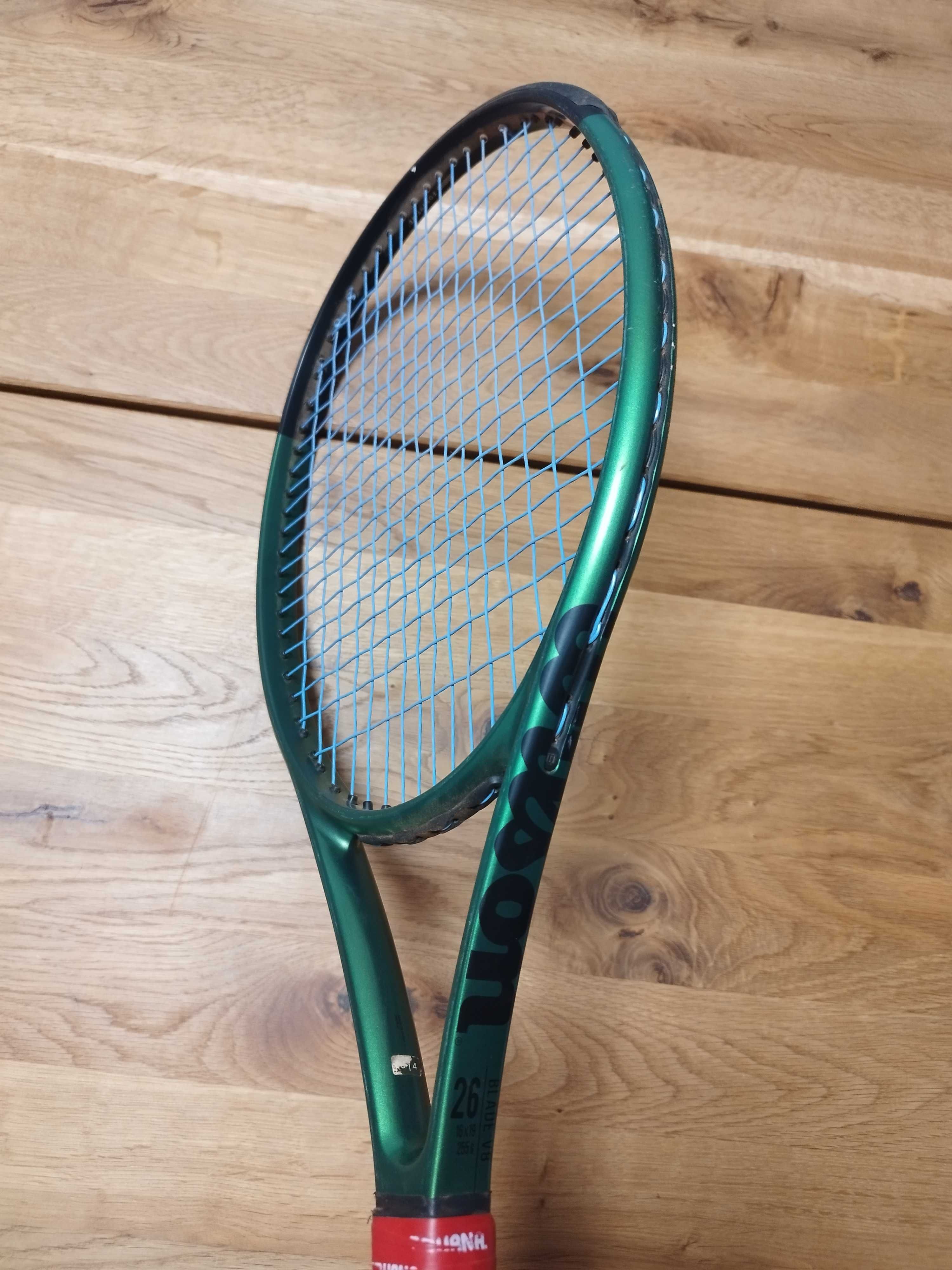 Детски тенис ракети Wilson Blade 26 v8, Blade 25 v8 и Blade 25 v9