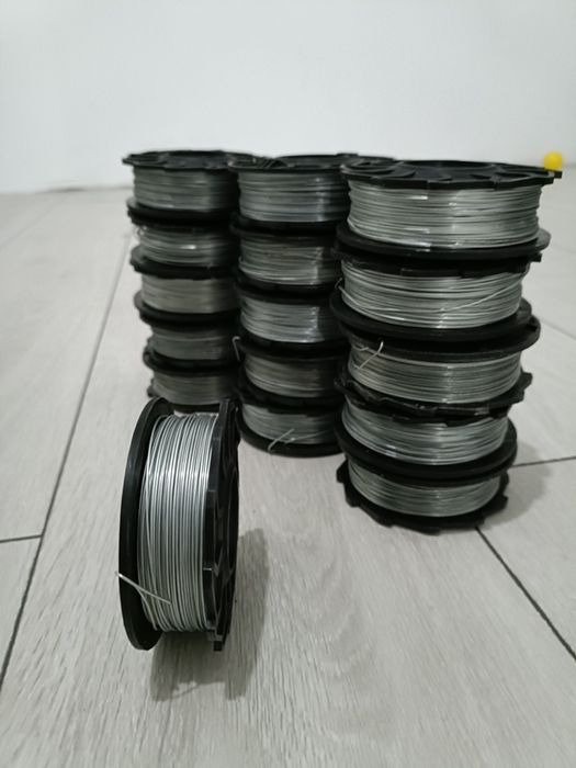 Vând 16 bucăți de role cu sarma Makita