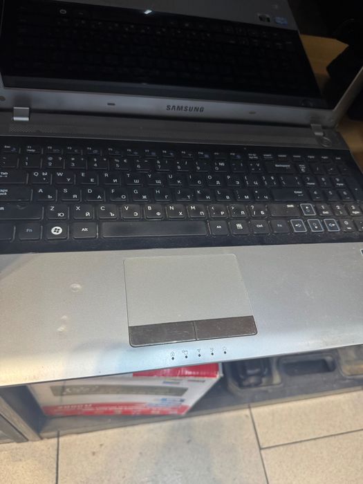 Лаптоп Samsung rv518