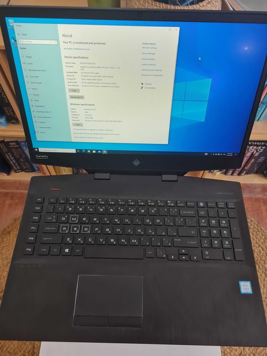 HP Omen 17-cb0012nu геймърски лаптоп в гаранция