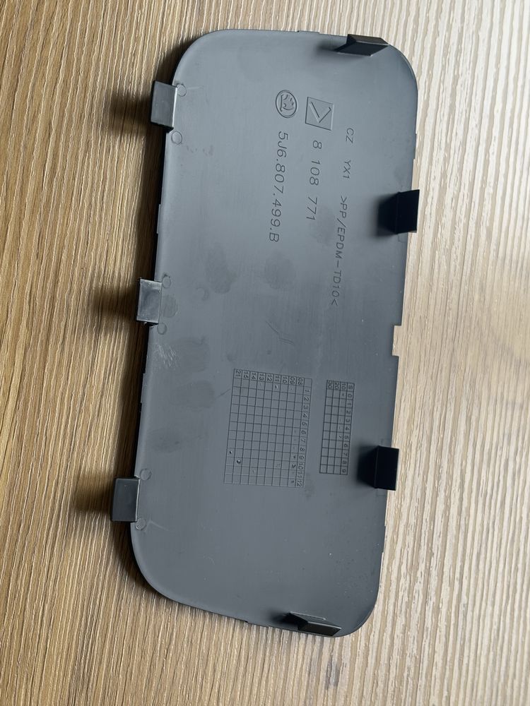 Капак за теглич ШКОДА ОРИГИНАЛЕН 5J6.807.499.B