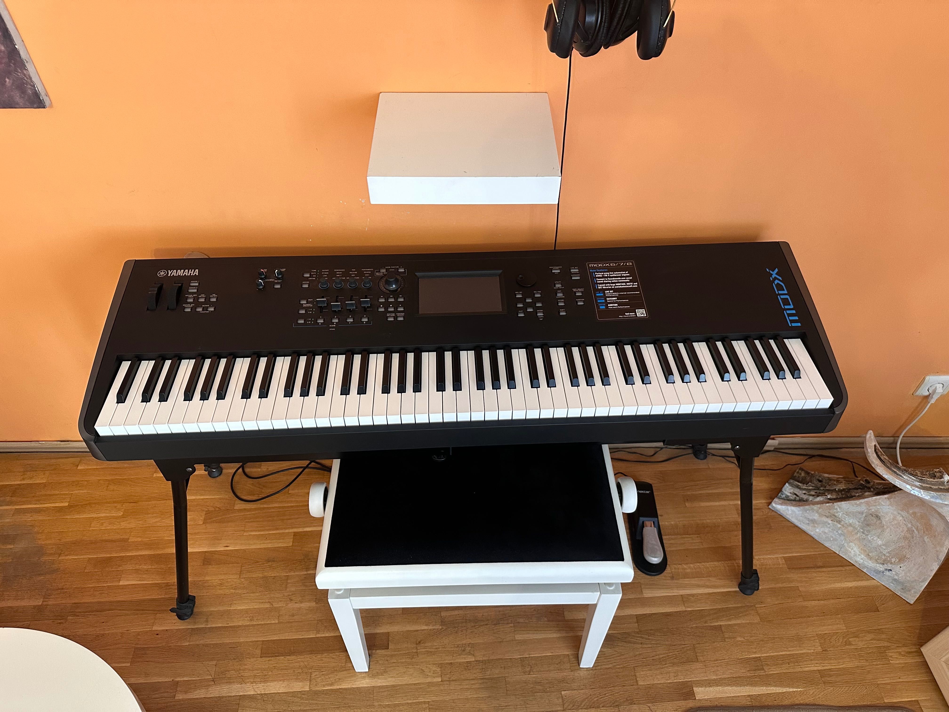 Електрическо пиано Yamaha MODX8+ работна станция