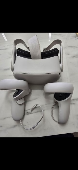 Vând ochelari VR Oculus Meta Quest 2