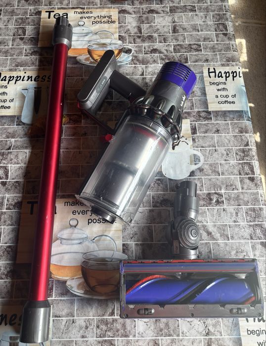 Aspirator dyson v10