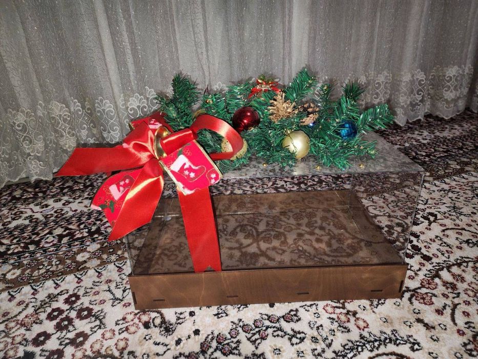 Новогодние подарочный коробка