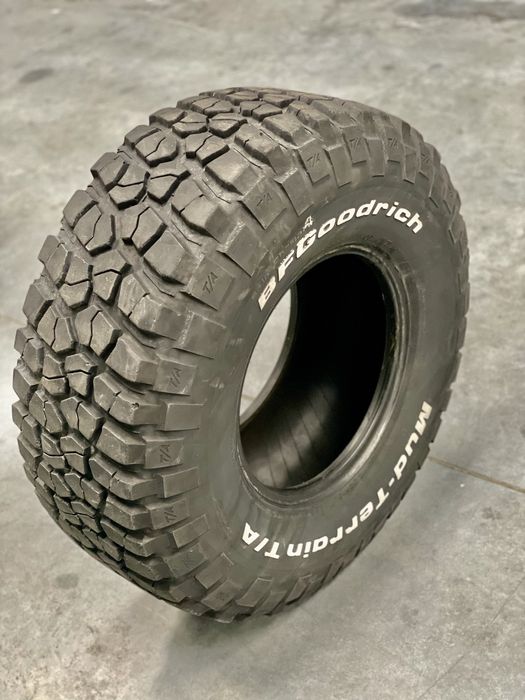 BFGoodrich Mud-Terrain KM2 33x12.5 R15, profil 13mm