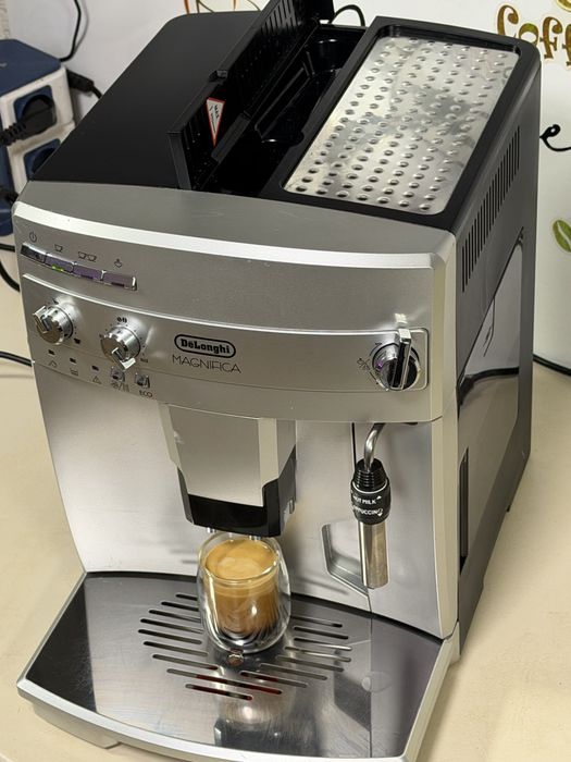 Кафемашина кафе автомат delonghi magnifica с гаранция