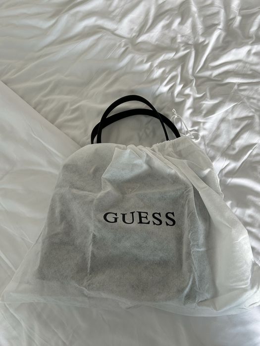 Сумка guess в идеалльном состоянии