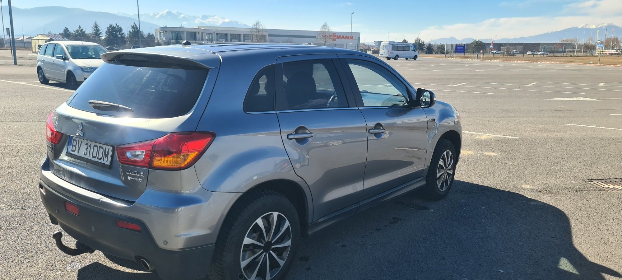 vând mitsubishi asx