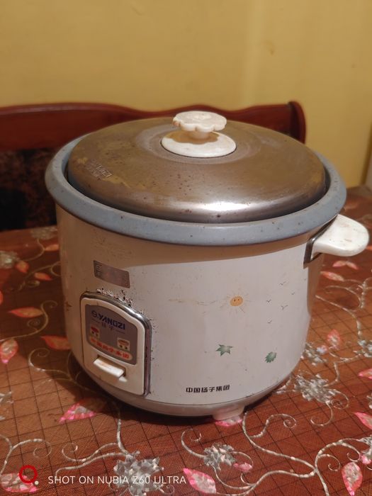 Продам рисоварку 6л недорого и блендер