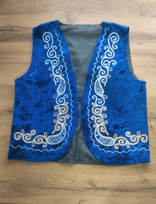 Продам кажекей для мальчика.