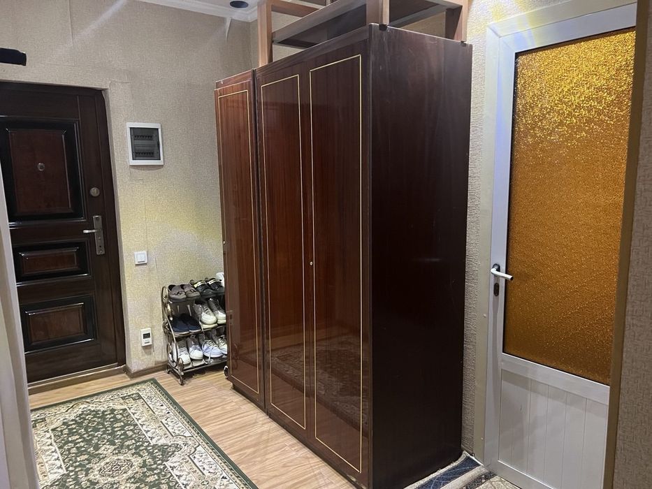 Прдается Под офис 3  комнатная квартира Сергели 2