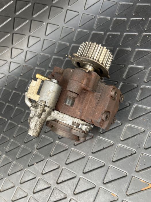 Pompa injectie Mazda 3 1.6d 2011 Pompa motorina inalte Ford