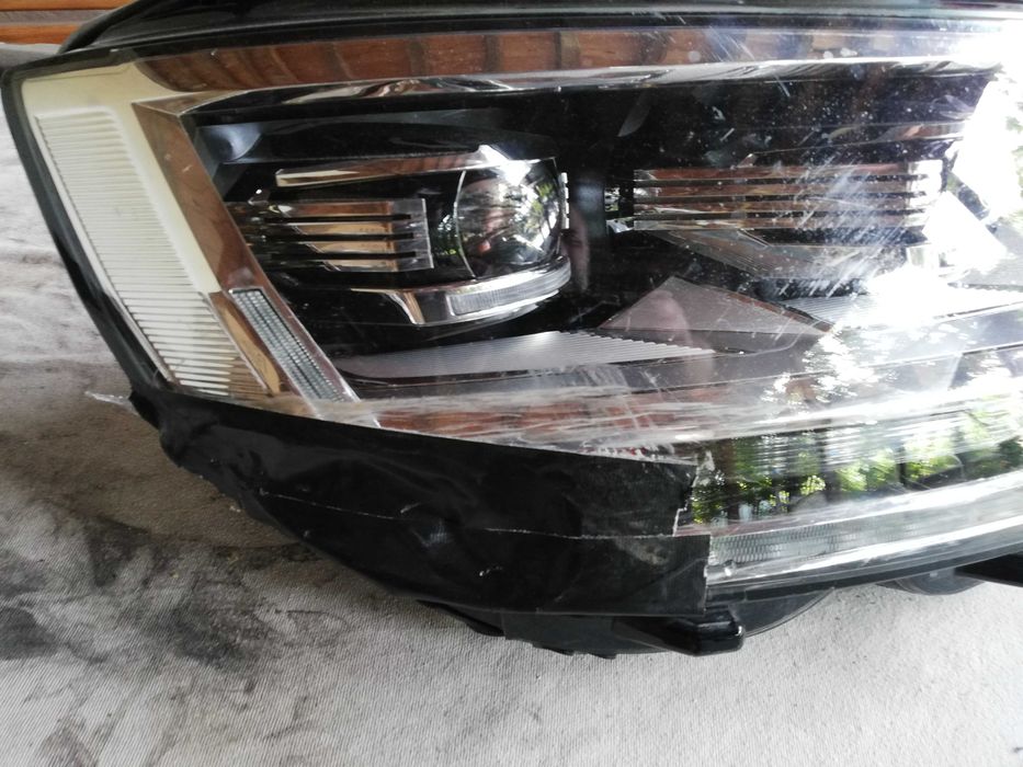 Фар VW Multivan LED десен/Фар Мултиван/Фар Transporter T6 FULL LED